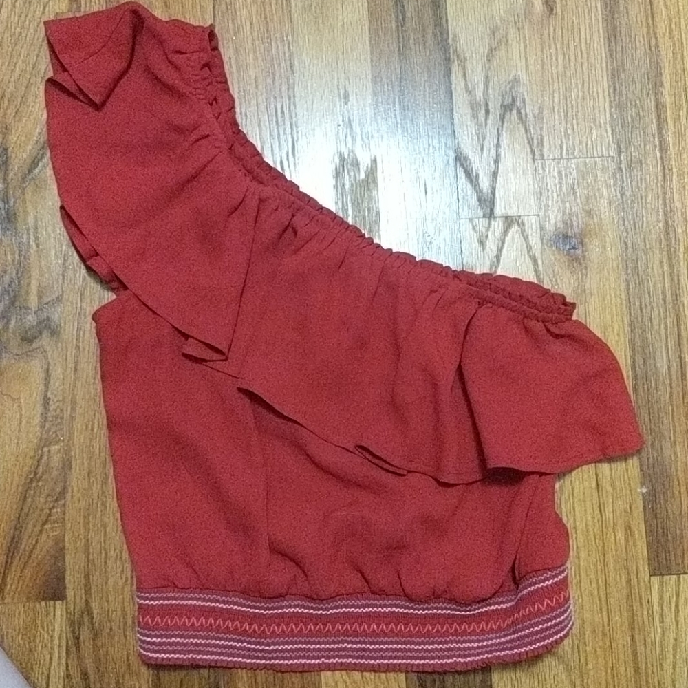 One shouldered red crop top